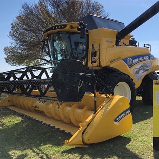 New Holland CR7.90 combine for the first time in South Africa