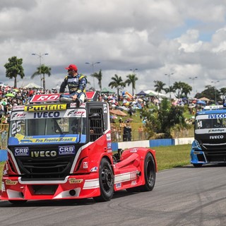 Caminhões IVECO tem motor FPT Cursor 13. Foto: Duda Bairros/Divulgação Copa Truck