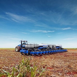 Linha completa de colheitadeira CR estará presente da feira. Foto: Thiago Carvalho