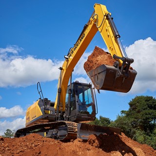 Escavadeira hidráulica E145C EVO tem ampla aplicação na agricultura