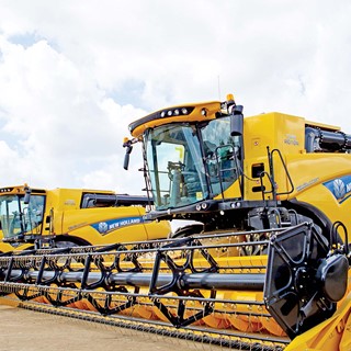 New Holland СR Revelation combine harvesters in Russia