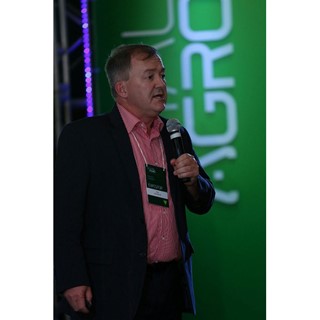 Rob Zemenchik apresenta o trator autônomo