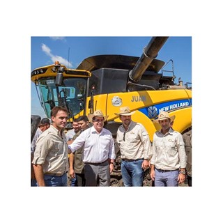 Ignacio Heisecke, presidente da Villa Oliva Arroz, Horacio Cartes, presidente do Paraguai, Carlos Lourenço Marques,diret