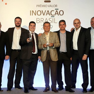 Equipe de inovação da CNH Industrial recebeu o prêmio em São Paulo - Foto: Eduardo Viana/CNH Industrial/Divulgação