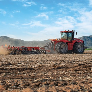 Case IH AFS Soil Command™ technology agronomically optimizes soil conditions