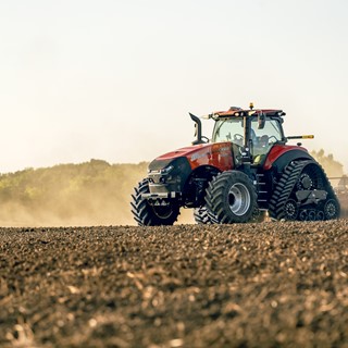 New AFS Connect™ Magnum™ 400 tractors from Case IH provide connectivity, visibility and increased power