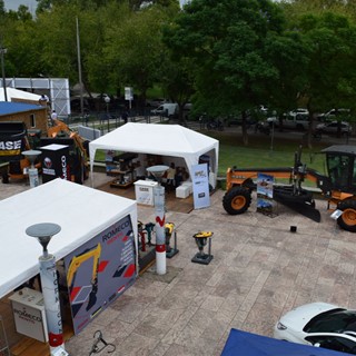 La maquinaria vial Case cautivó en Expo Conexa