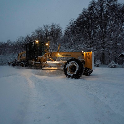 Release NHCE RG200B Terra do Fogo Motoniveladora RG200B utilizada na operação