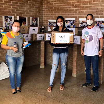 Entrega de cestas básicas em Sete Lagoas (MG)