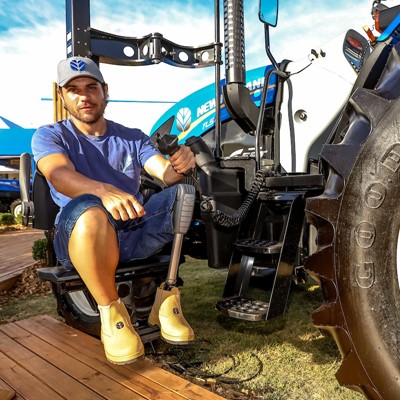 Trator acessível da New Holland conquista prêmio nacional