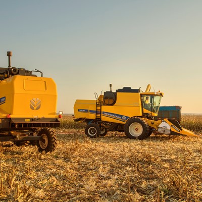 New Holland alia tradição e inovação com novas colheitadeiras TC e TX