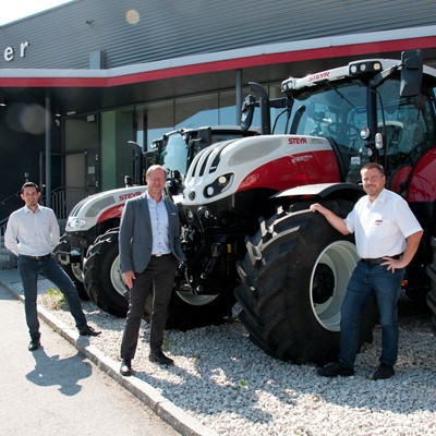 Key members of the Case IH and STEYR Team at the Customer Experience Center in St. Valentin