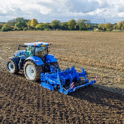 New Holland extends its offer of tillage implements  with new Disc Harrows and Subsoilers