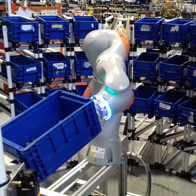 Cobots at work in the Brescia Plant