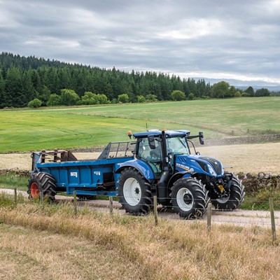 New Holland Agriculture widens extensive T6 tractor range with unique 6- cylinder T6.160 Dynamic Command