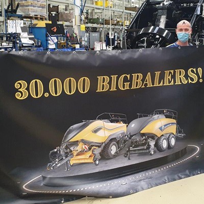 New Holland Agriculture reaches milestone of 30,000 large square balers produced