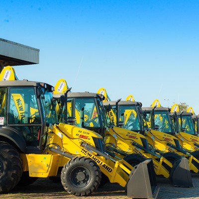 Coesul renova frota com dez retroescavadeiras New Holland Construction B95B