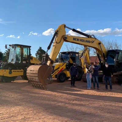 New Holland Construction pisa fuerte en la región