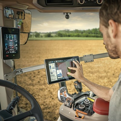 CASEIH_OPTUM_AFS_CONNECT_CAB_FARMER