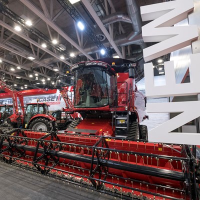 CASEIH_BACK_AT_FAIRS_AXIAL-FLOW