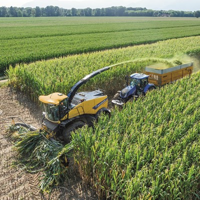 New Holland comemora 60 anos da produção da primeira forrageira autopropelida