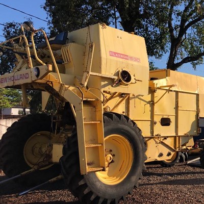 Para celebrar seus 46 anos de Brasil, New Holland restaura modelo da primeira colheitadeira produzida no país