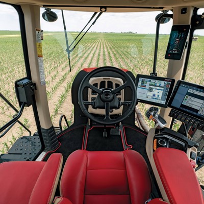 A premium cab environment increases operator comfort and allows for simple operation.