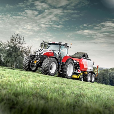 STEYR_New Impuls CVT_grass land