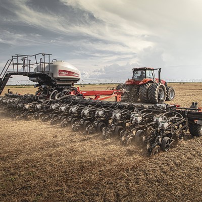 Case IH Fast Riser 6100 series 3-section front-fold planter is available in Brazil