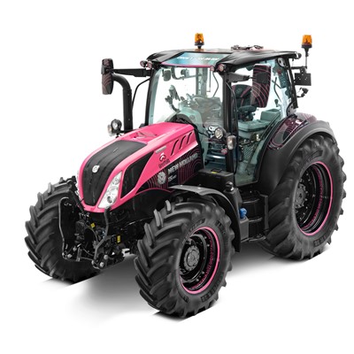 New Holland tractor wears the Leader’s Jersey at the Giro d’Italia