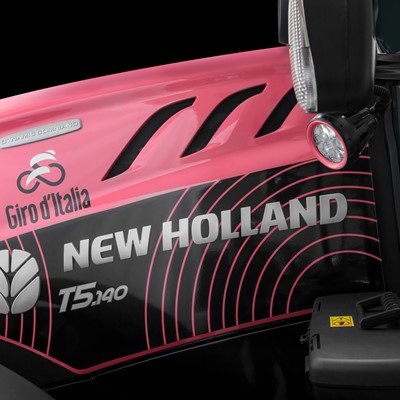 New Holland tractor wears the Leader’s Jersey at the Giro d’Italia