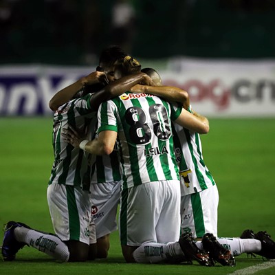 Leila (Isidro Pitta) comemora o primeiro do Juventude, time patrocinado pela New Holland Agriculture