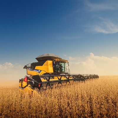 New Holland apresenta na Agrishow colheitadeira “inteligente” e espaço de agricultura digital