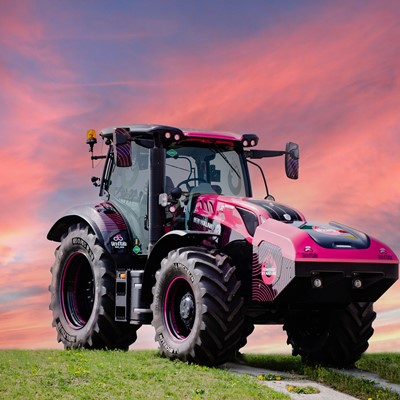 New Holland T6 Methane Power makes strong statement of sustainability during  Giro d’Italia 2022