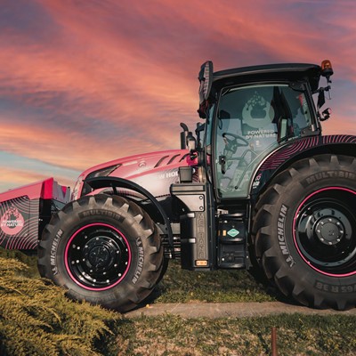 New Holland T6 Methane Power makes strong statement of sustainability during  Giro d’Italia 2022