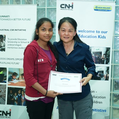 CNH_Industrial_APAC_President Chun_Woytera_student_India