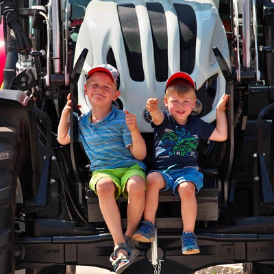 STEYR_Open_Days_Young_Visitors_on_Tractor