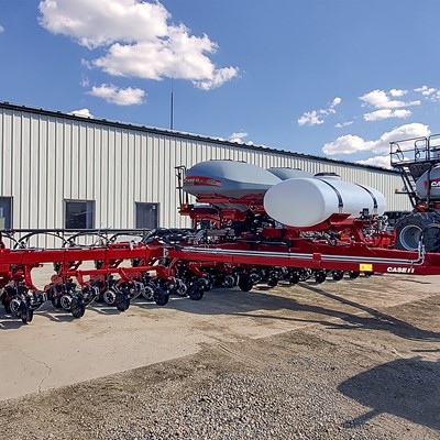 With 540 gallons of liquid fertilizer capacity and agronomic tank updates, producers can cover more acres between fills