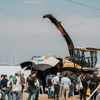 New Holland sorprendió a sus clientes con una experiencia a todo terreno