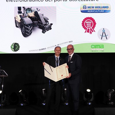 New Holland telehandler attachment selfllevelling innovation wins EIMA Innovation Award