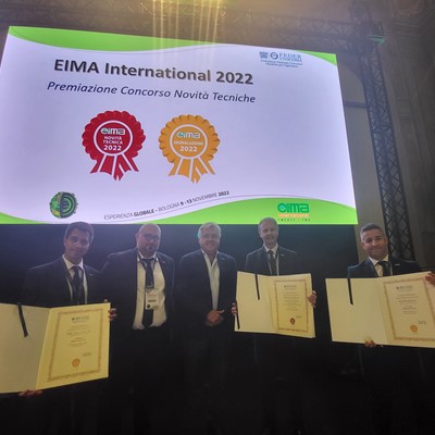 New Holland telehandler attachment selfllevelling innovation wins EIMA Innovation Award