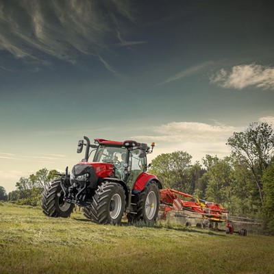 CASE-IH_MAXXUM_150_ON THE FIELD