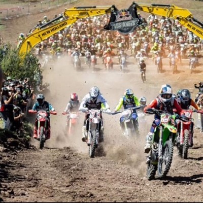 New Holland Construction presente en “Red Bull Los Andes”, la carrera de motocross de más alto nivel de la región