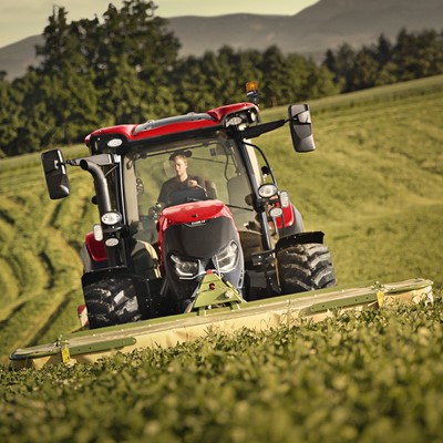 CASE IH_VESTRUM_130_CVXDRIVE_ON FIELD