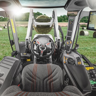 STEYR_EXPERT CVT_INSIDE CAB