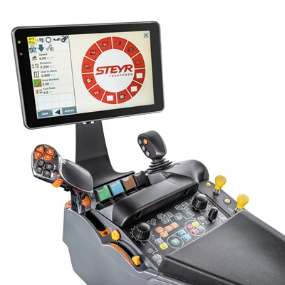 STEYR_EXPERT CVT_TOUCHSCREEN AND ARMREST