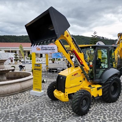 New Holland Construction celebra su festival de Retroexcavadoras en Guatemala