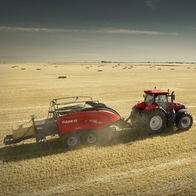 CASE IH_LB_424_XLD_BALES ON FIELD