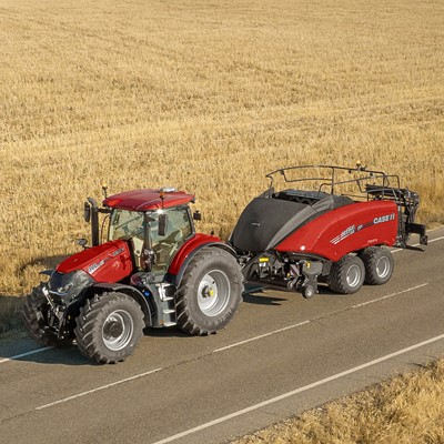 CASE IH_LB_424XLD_ON THE ROAD