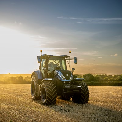 New Holland T7 Methane Power LNG Tractor